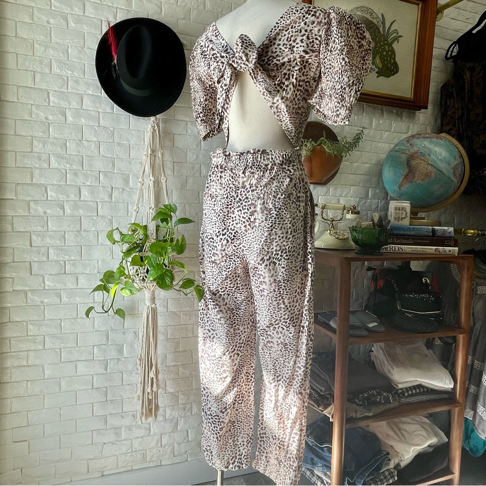Sea New York Calla Cheetah Smocked V-Neck Jumpsuit Size 8 - Picture 10 of 15